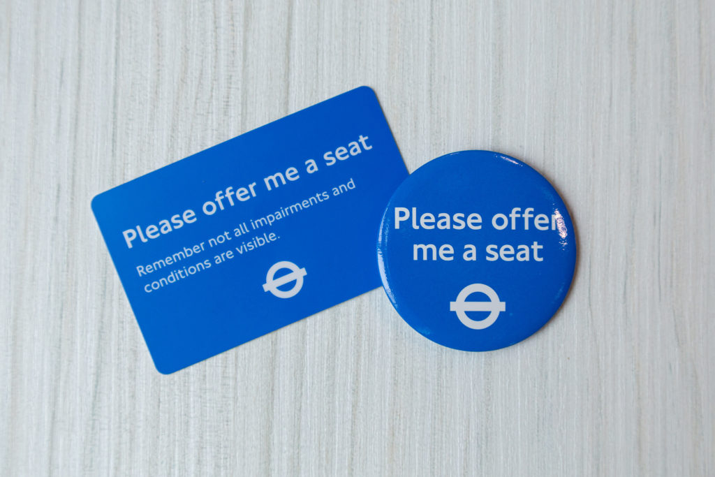 Please offer me a seat card and badge